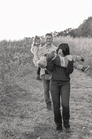 The Oehlers - Broemmelsiek Park - Brittany Lynn Imagery LLC - STL St Louis MO Wedding Portrait Photographer BW-405