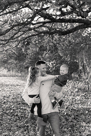 The Oehlers - Broemmelsiek Park - Brittany Lynn Imagery LLC - STL St Louis MO Wedding Portrait Photographer BW-34
