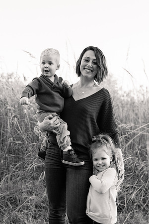 The Oehlers - Broemmelsiek Park - Brittany Lynn Imagery LLC - STL St Louis MO Wedding Portrait Photographer BW-353