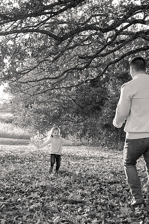 The Oehlers - Broemmelsiek Park - Brittany Lynn Imagery LLC - STL St Louis MO Wedding Portrait Photographer BW-248