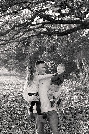 The Oehlers - Broemmelsiek Park - Brittany Lynn Imagery LLC - STL St Louis MO Wedding Portrait Photographer BW-33