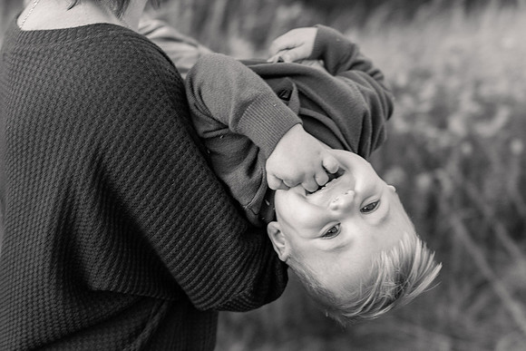 The Oehlers - Broemmelsiek Park - Brittany Lynn Imagery LLC - STL St Louis MO Wedding Portrait Photographer BW-411