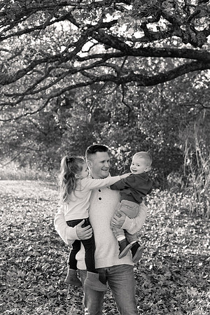 The Oehlers - Broemmelsiek Park - Brittany Lynn Imagery LLC - STL St Louis MO Wedding Portrait Photographer BW-229