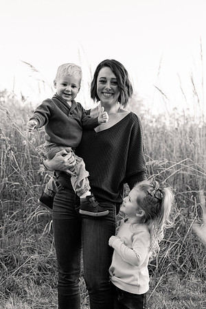 The Oehlers - Broemmelsiek Park - Brittany Lynn Imagery LLC - STL St Louis MO Wedding Portrait Photographer BW-354