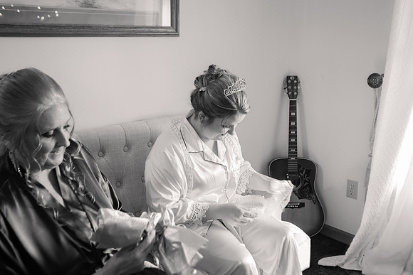 3 Getting Ready - Brittany Lynn Imagery LLC - STL St Louis MO Wedding Portrait Photographer -66