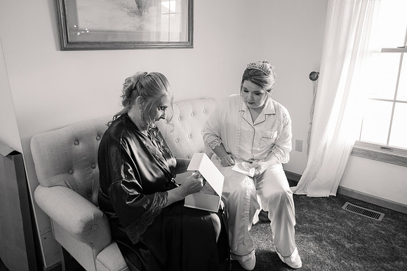 3 Getting Ready - Brittany Lynn Imagery LLC - STL St Louis MO Wedding Portrait Photographer -74