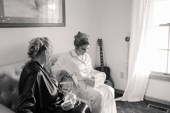 3 Getting Ready - Brittany Lynn Imagery LLC - STL St Louis MO Wedding Portrait Photographer -39