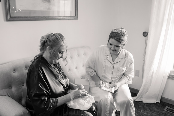 3 Getting Ready - Brittany Lynn Imagery LLC - STL St Louis MO Wedding Portrait Photographer -75