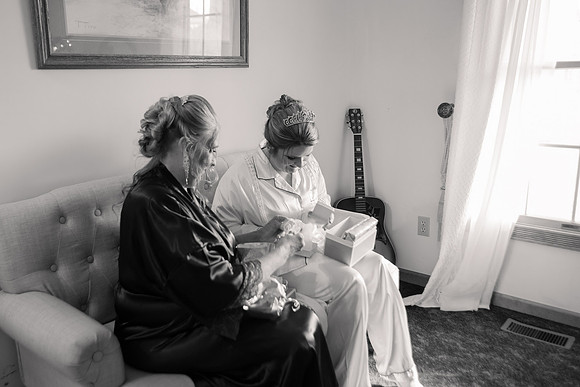 3 Getting Ready - Brittany Lynn Imagery LLC - STL St Louis MO Wedding Portrait Photographer -48