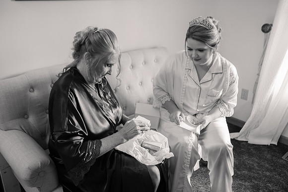 3 Getting Ready - Brittany Lynn Imagery LLC - STL St Louis MO Wedding Portrait Photographer -76