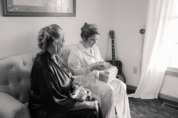 3 Getting Ready - Brittany Lynn Imagery LLC - STL St Louis MO Wedding Portrait Photographer -43