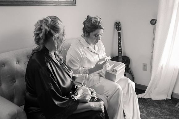 3 Getting Ready - Brittany Lynn Imagery LLC - STL St Louis MO Wedding Portrait Photographer -45