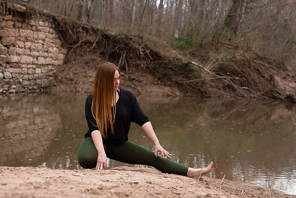 Brittany Lynn Imagery St. Charles MO Lindsay Mooney Yoga-32